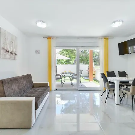 Villa Crowonder Cascada With Jacuzzi - S1 *