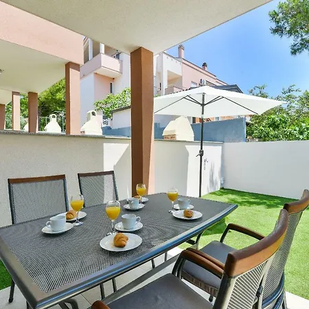 Villa Crowonder Cascada With Jacuzzi - S1 *
