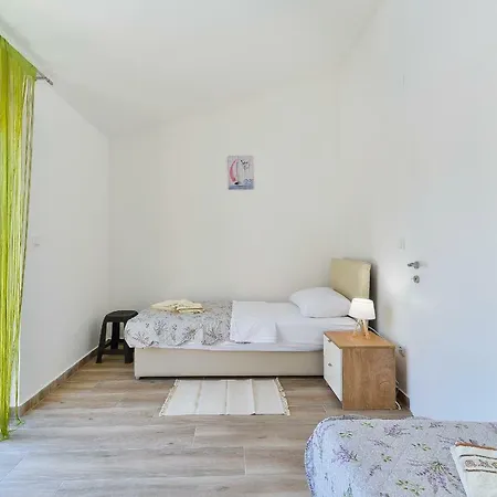 Villa Crowonder Cascada With Jacuzzi - S1 Starigrad Paklenica
