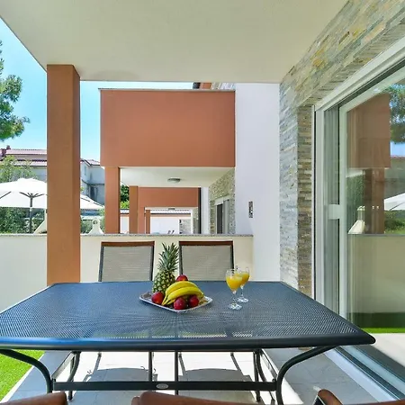 Crowonder Cascada With Jacuzzi - S1 *